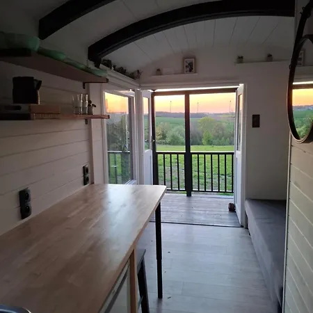 Campingplads Roulotte - Tiny House De La Ferme De La Cheveche